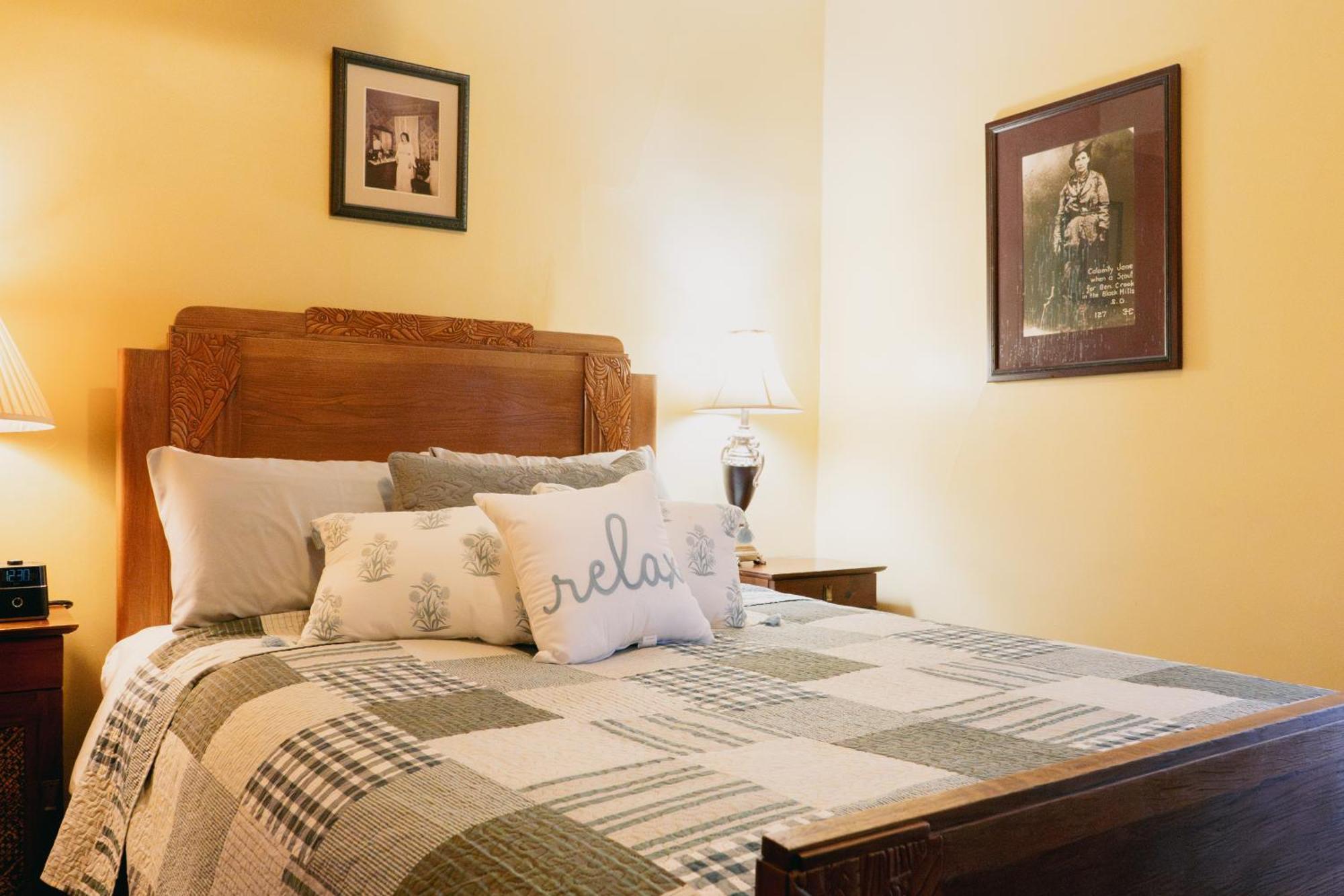 First Deadwood Cottages Ngoại thất bức ảnh